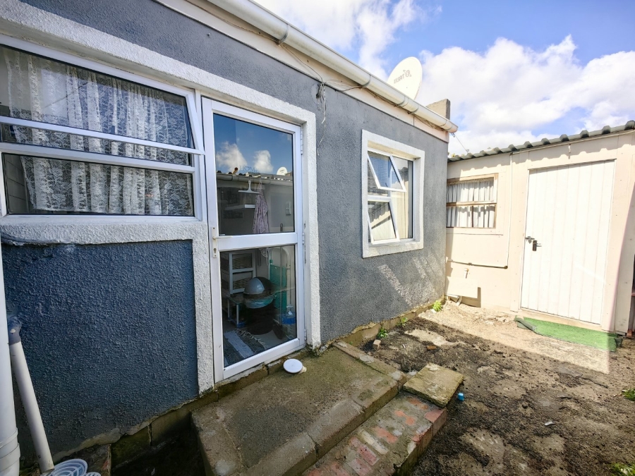 To Let 2 Bedroom Property for Rent in Bridgetown Western Cape